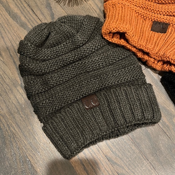 Lot of 3 CC Classic Slouchy Knit Adult Beanies - Picture 2 of 5